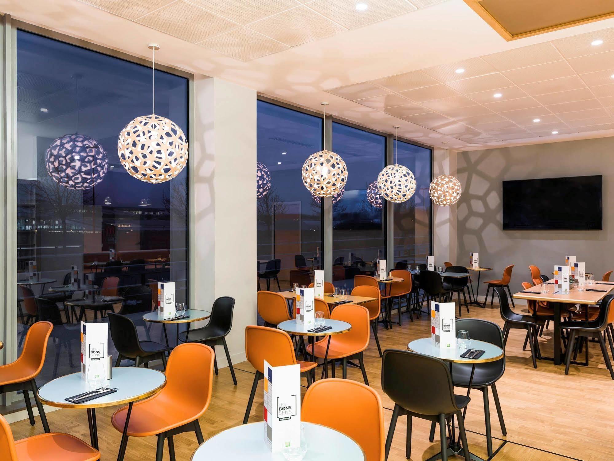 Ibis Styles Guyancourt Versailles Eksteriør billede