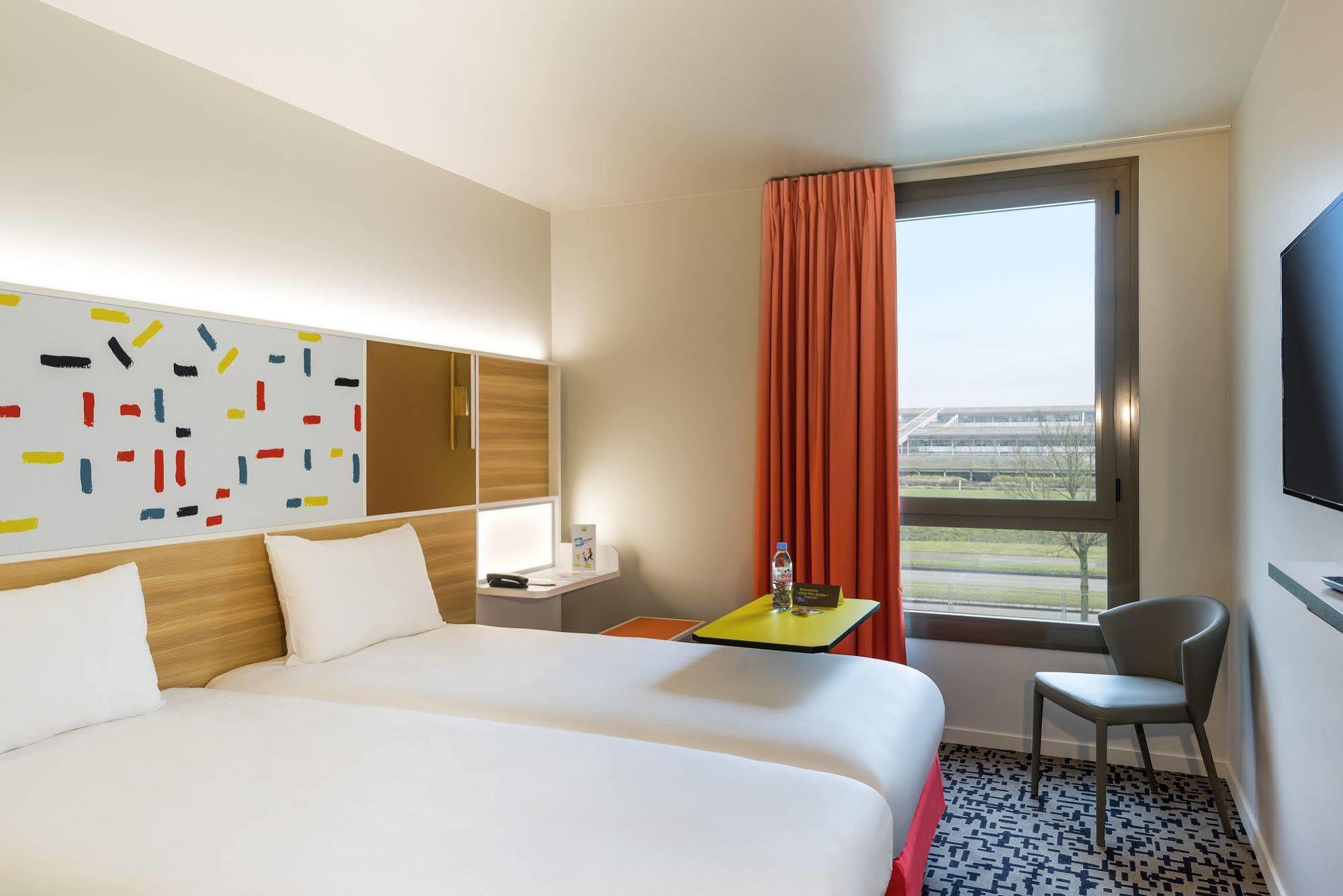 Ibis Styles Guyancourt Versailles Eksteriør billede