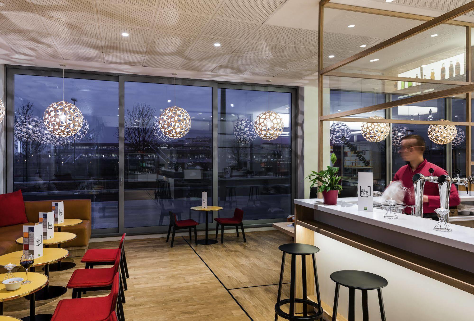 Ibis Styles Guyancourt Versailles Eksteriør billede