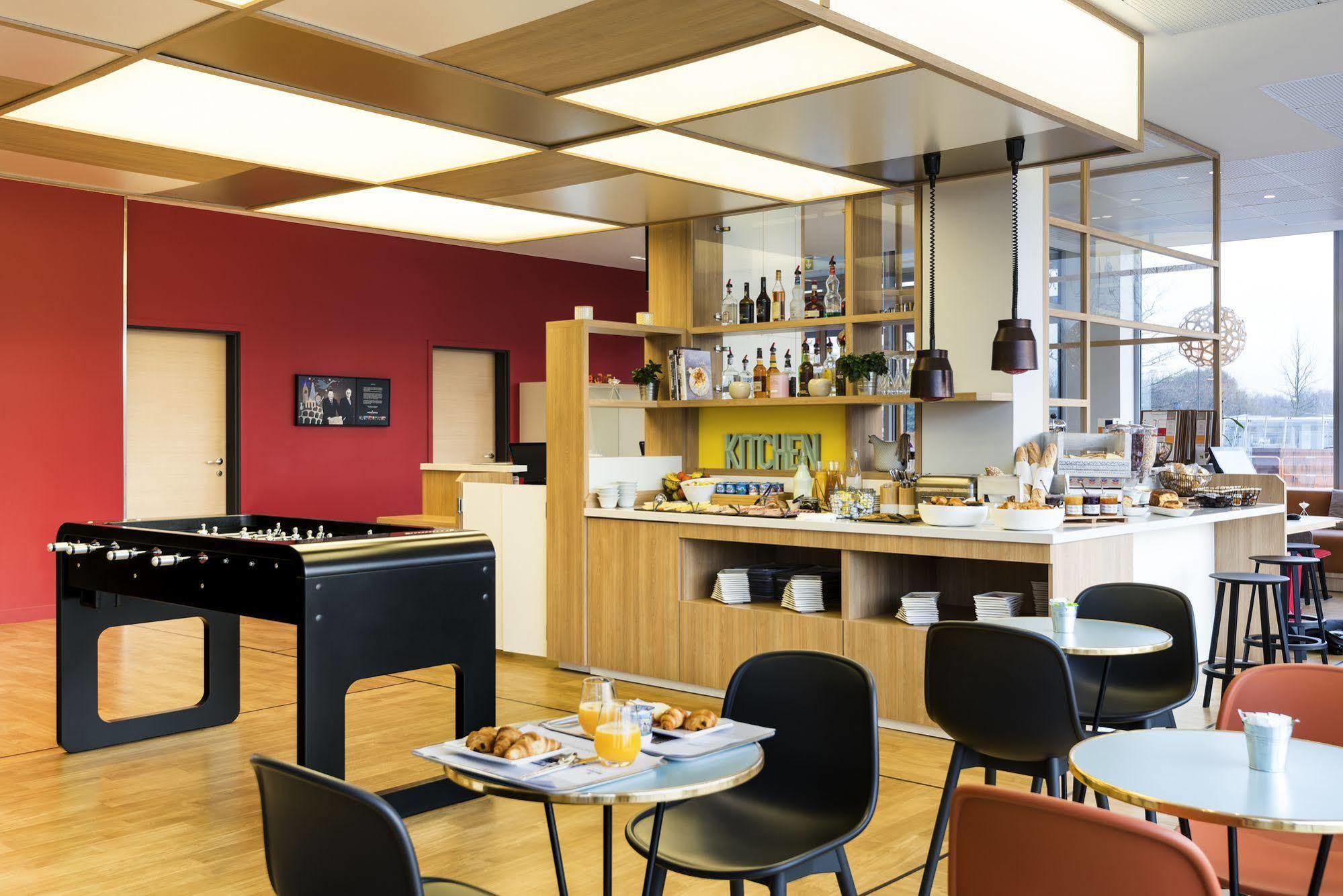 Ibis Styles Guyancourt Versailles Eksteriør billede