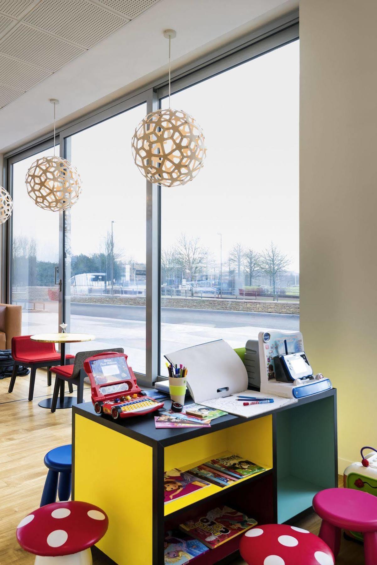 Ibis Styles Guyancourt Versailles Eksteriør billede