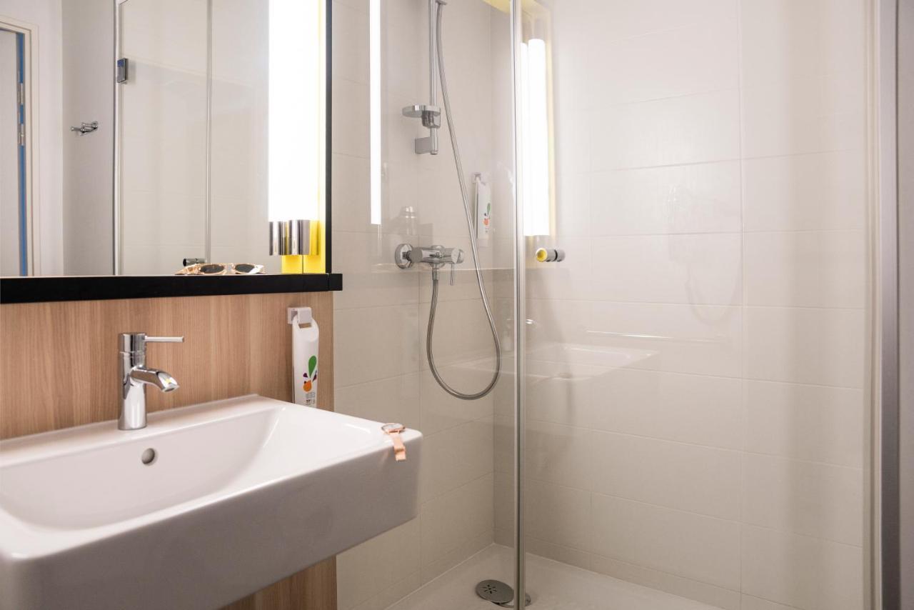 Ibis Styles Guyancourt Versailles Eksteriør billede